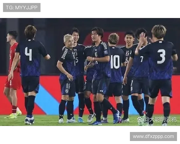 中国男足奋力逆转强敌豪取三连胜展现全新斗志赢得球迷热烈喝彩