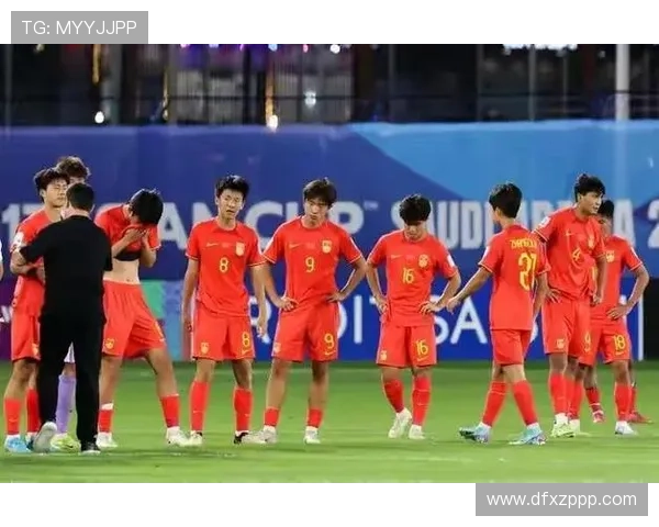 中国足球超级联赛赛季争夺白热化 多支球队争夺冠军席位激烈竞争