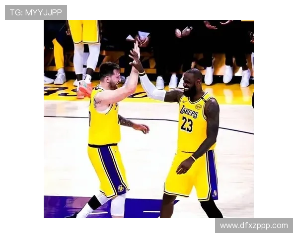 湖人加时险胜勇士詹姆斯砍下三双浓眉关键封盖助球队稳居西部前六