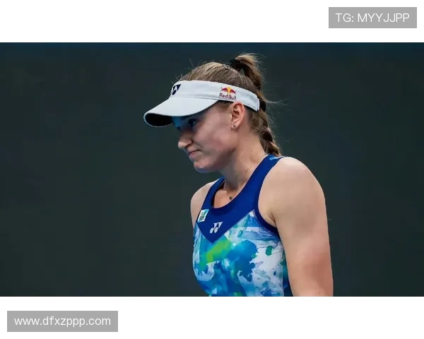 网球赛季精彩纷呈 明星选手争锋激战 谁将登顶年终世界排名榜首