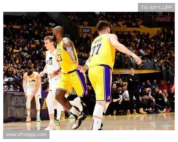 NBA最新动态：湖人队宣布新赛季阵容调整 詹姆斯与浓眉携手迎接挑战