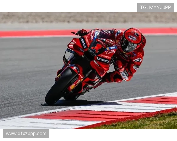 MotoGP赛场劲爆对决激战不断引发年度冠军争夺战全面升级